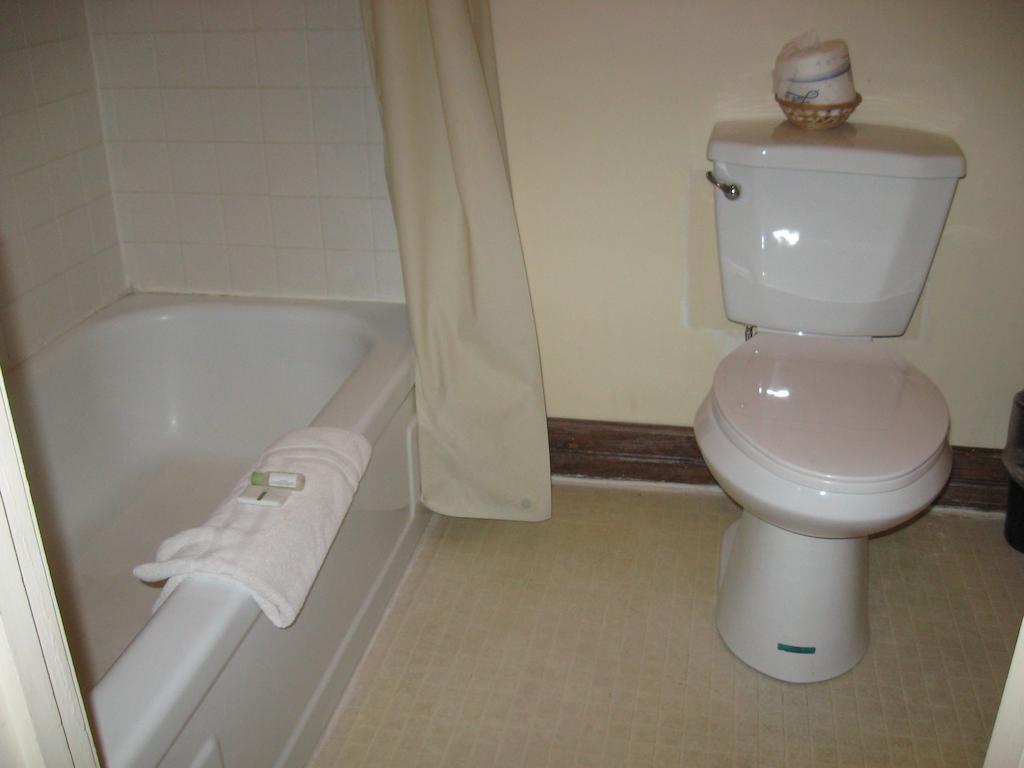 Candlelight Inn Scottsbluff Bagian luar foto