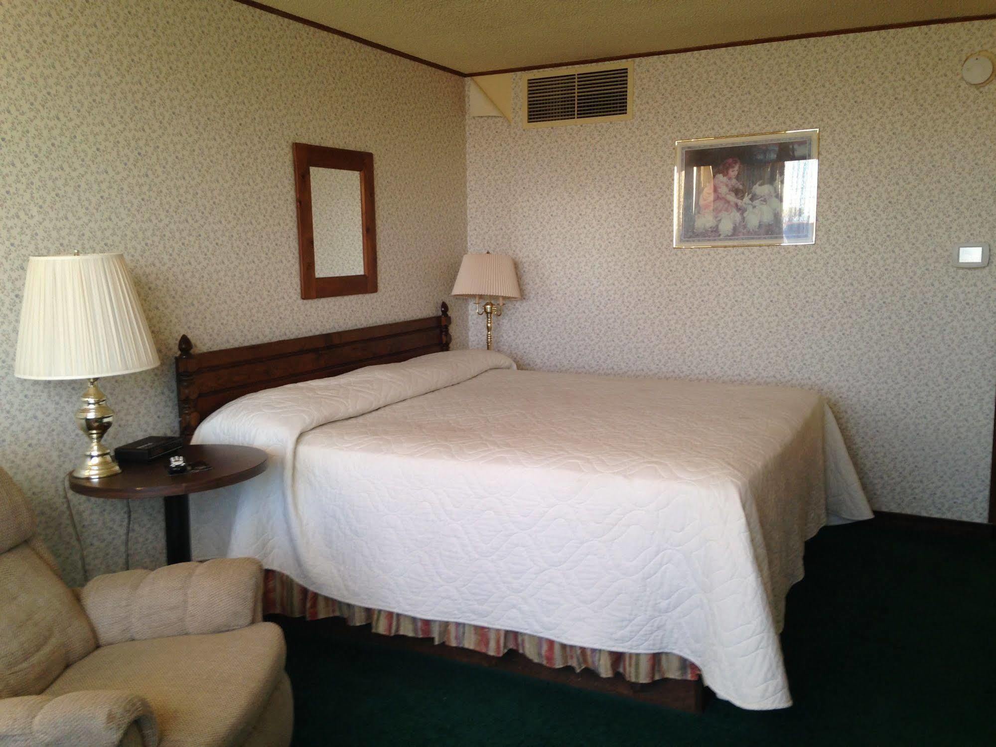 Candlelight Inn Scottsbluff Bagian luar foto