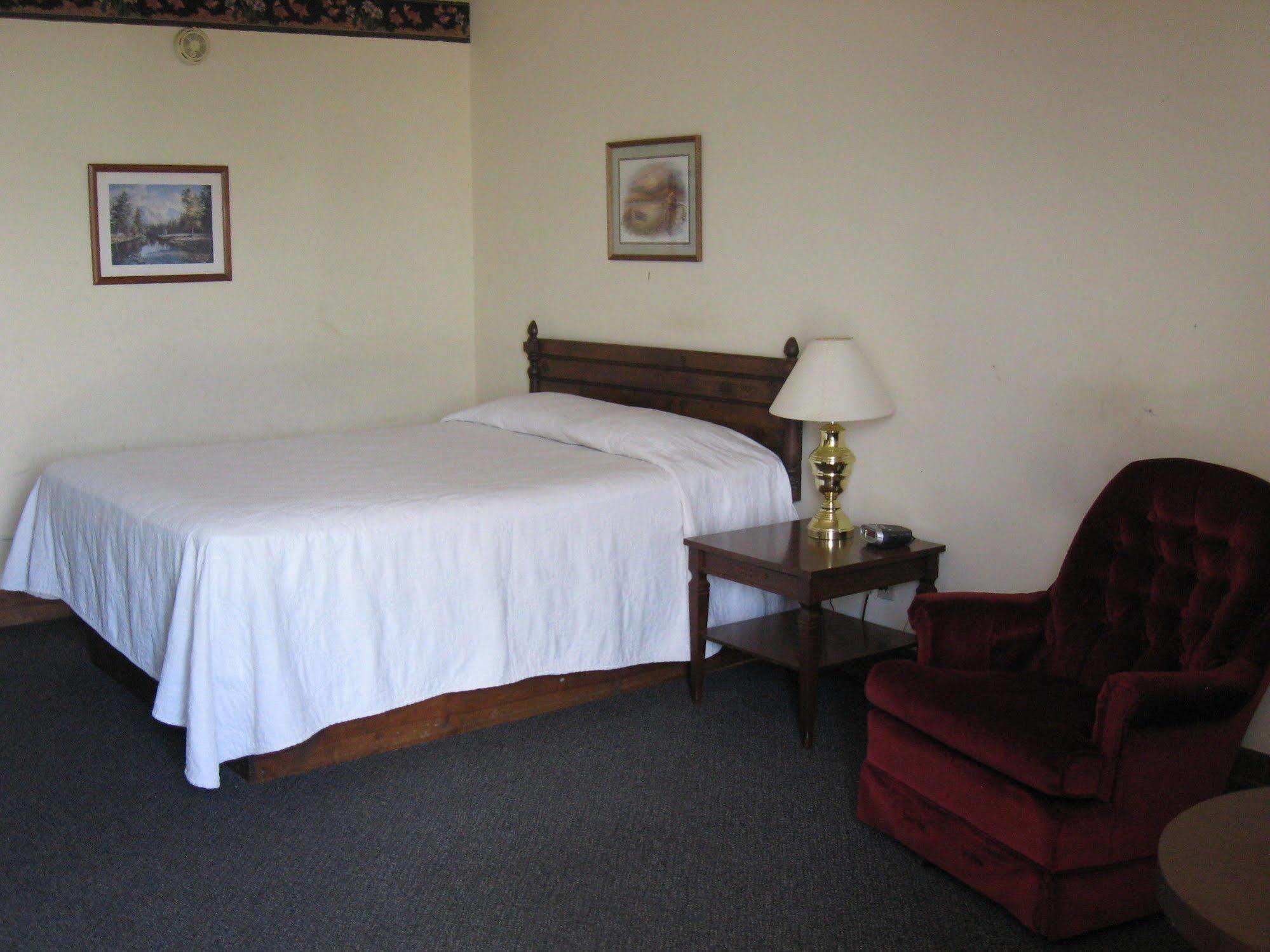 Candlelight Inn Scottsbluff Bagian luar foto
